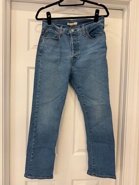 Levi's Women's Straight-Leg Jeans in Medium Blue Wash